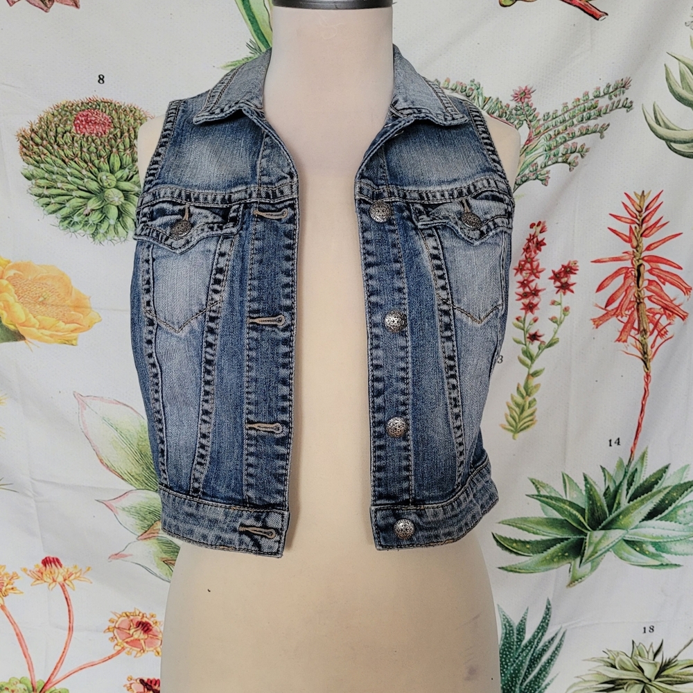 Cropped denim vest